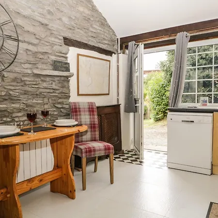 Half Island Lodge Kendal