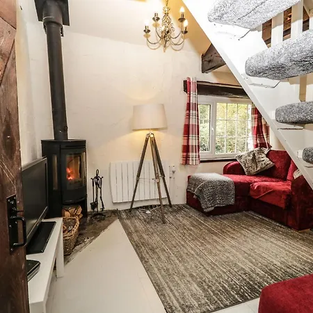 Half Island Lodge
