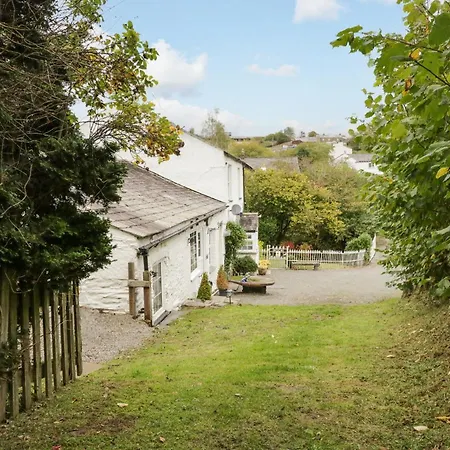 Half Island Lodge Kendal